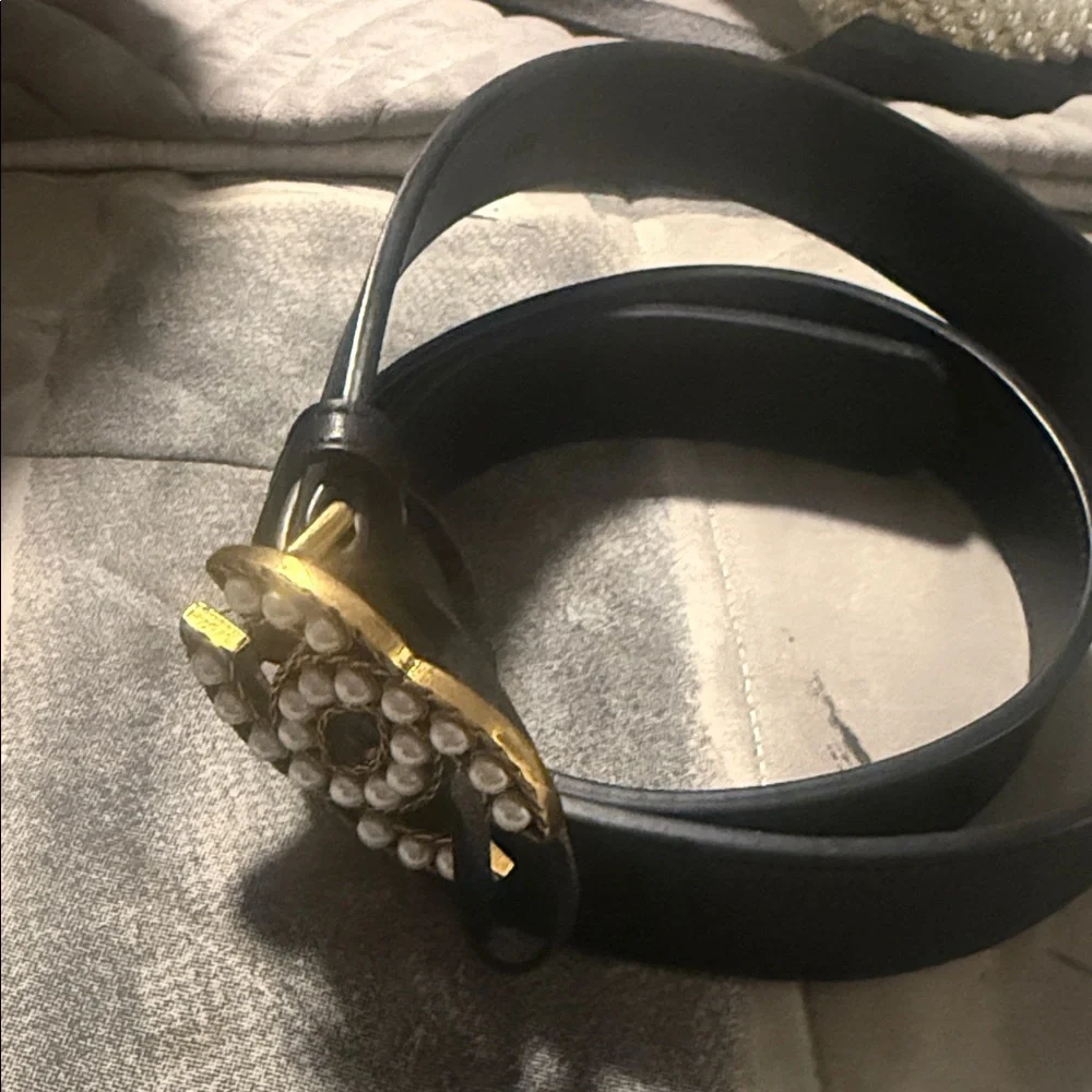 CHANEL Black Belt with Pearl and Gold Detail - Picture 4 of 4